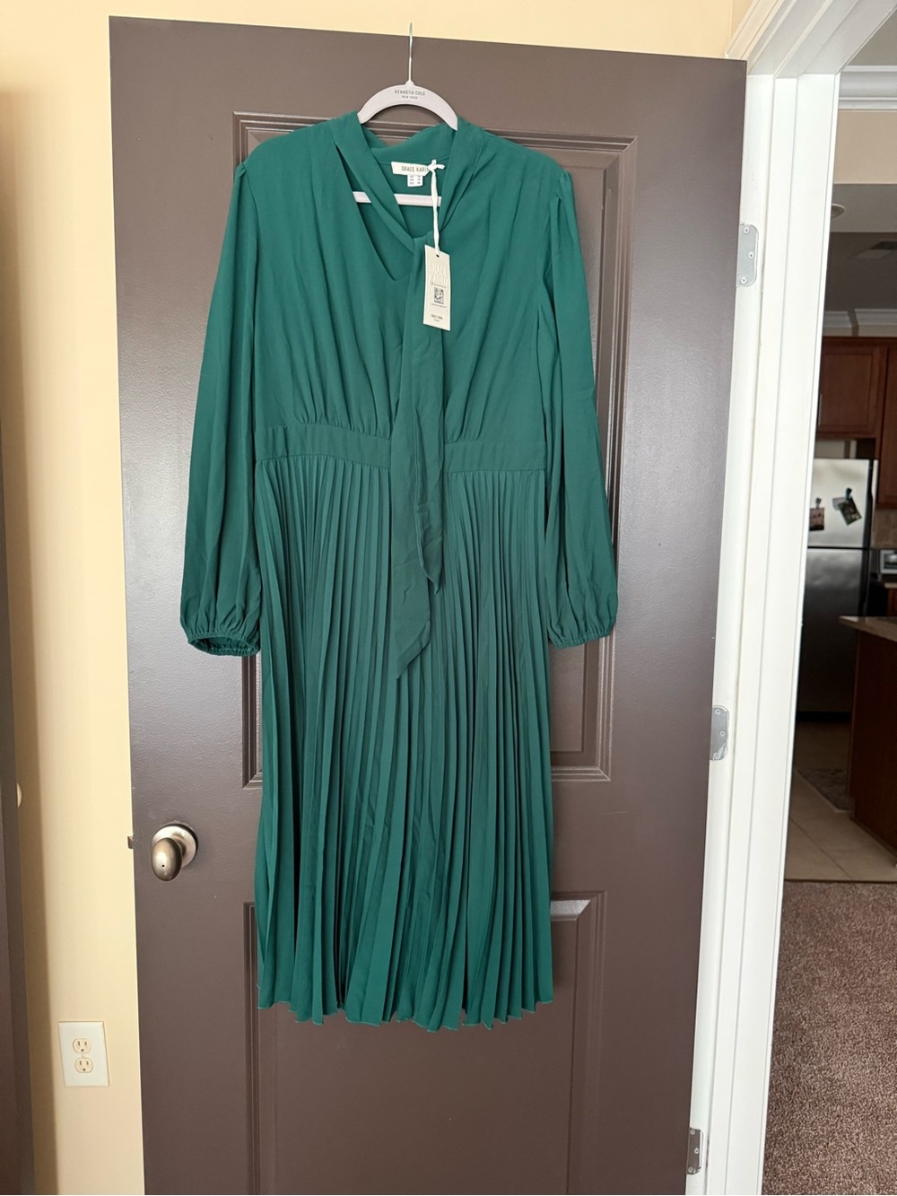 Grace Karin Emerald Green Pleated Long-Sleeve Midi Dress with Tie Neck